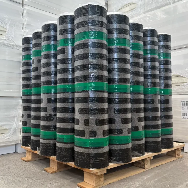 De Shieldstick Venti is een hoogwaardige SBS-bitumen onderlaag van 2,5 mm dikte met zelfklevend systeem, speciaal ontworpen voor platte daken