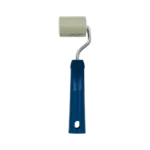 Applicatieroller voor dakafdichting en vloeibare coating met blauwe handgreep